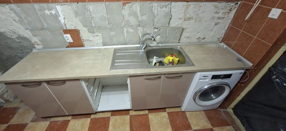 Mobila de bucatarie