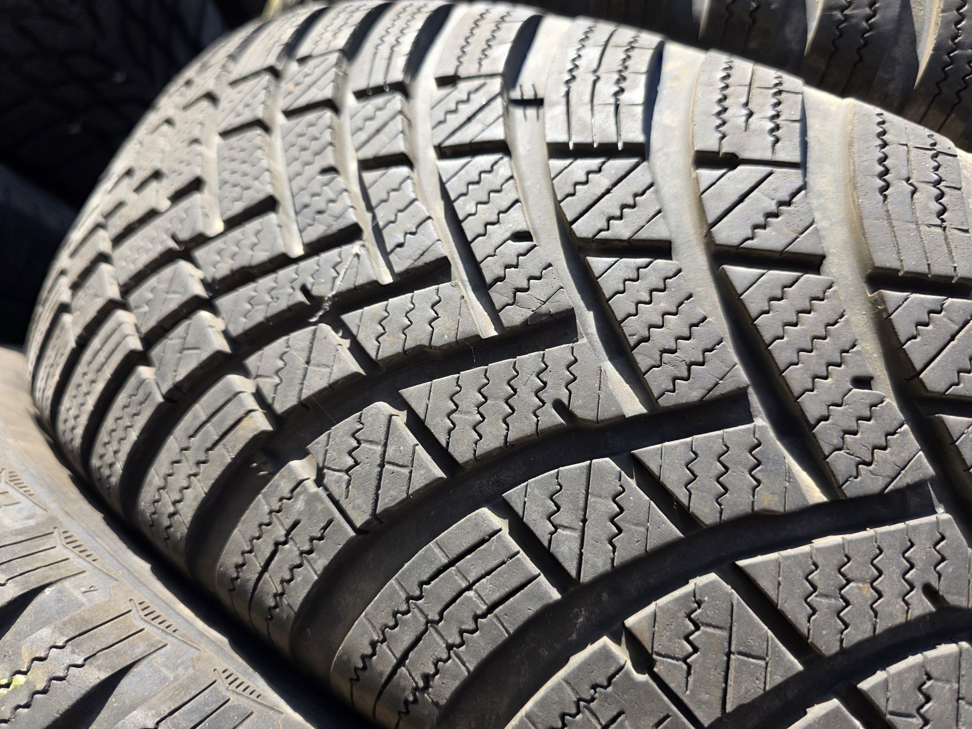 4бр Зимни гуми 215 65 16 - Hankook