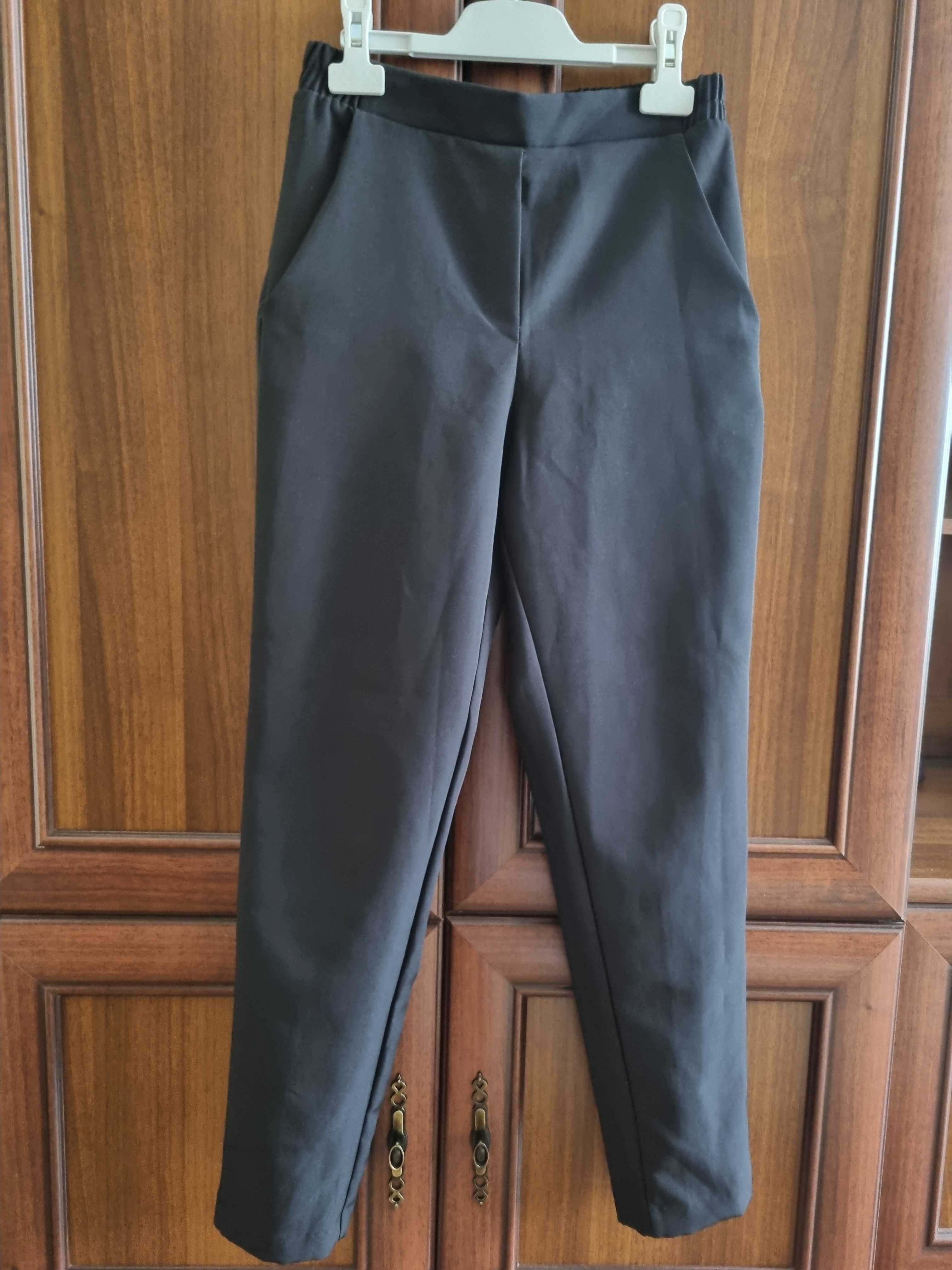 Pantaloni negri eleganti