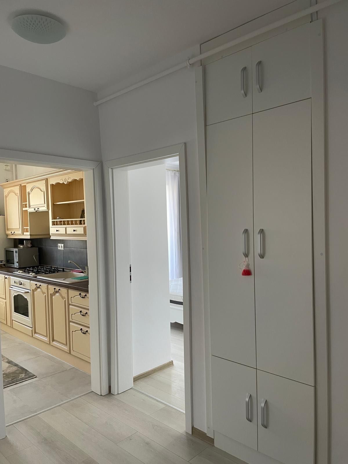 Închiriez apartament