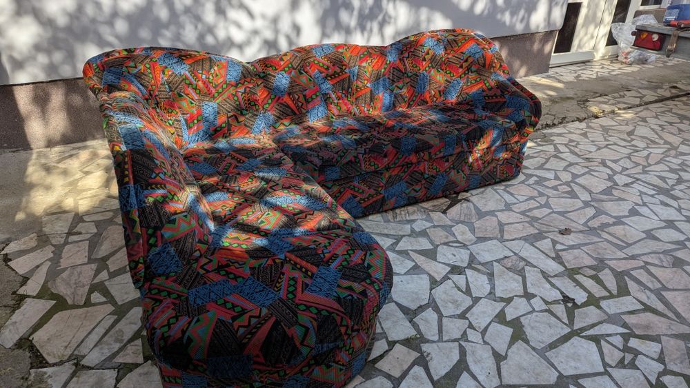 Coltar cu functie de dormit