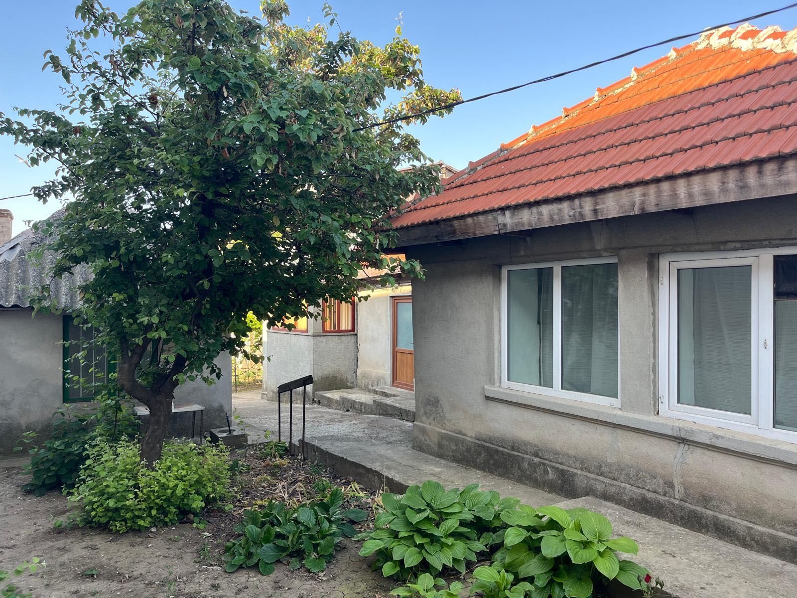 Casa bătrânească , la mare, cu teren de 800mp