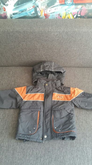 Куртка на осень-весну! Теплая! На 2-4 годика, мальчик!