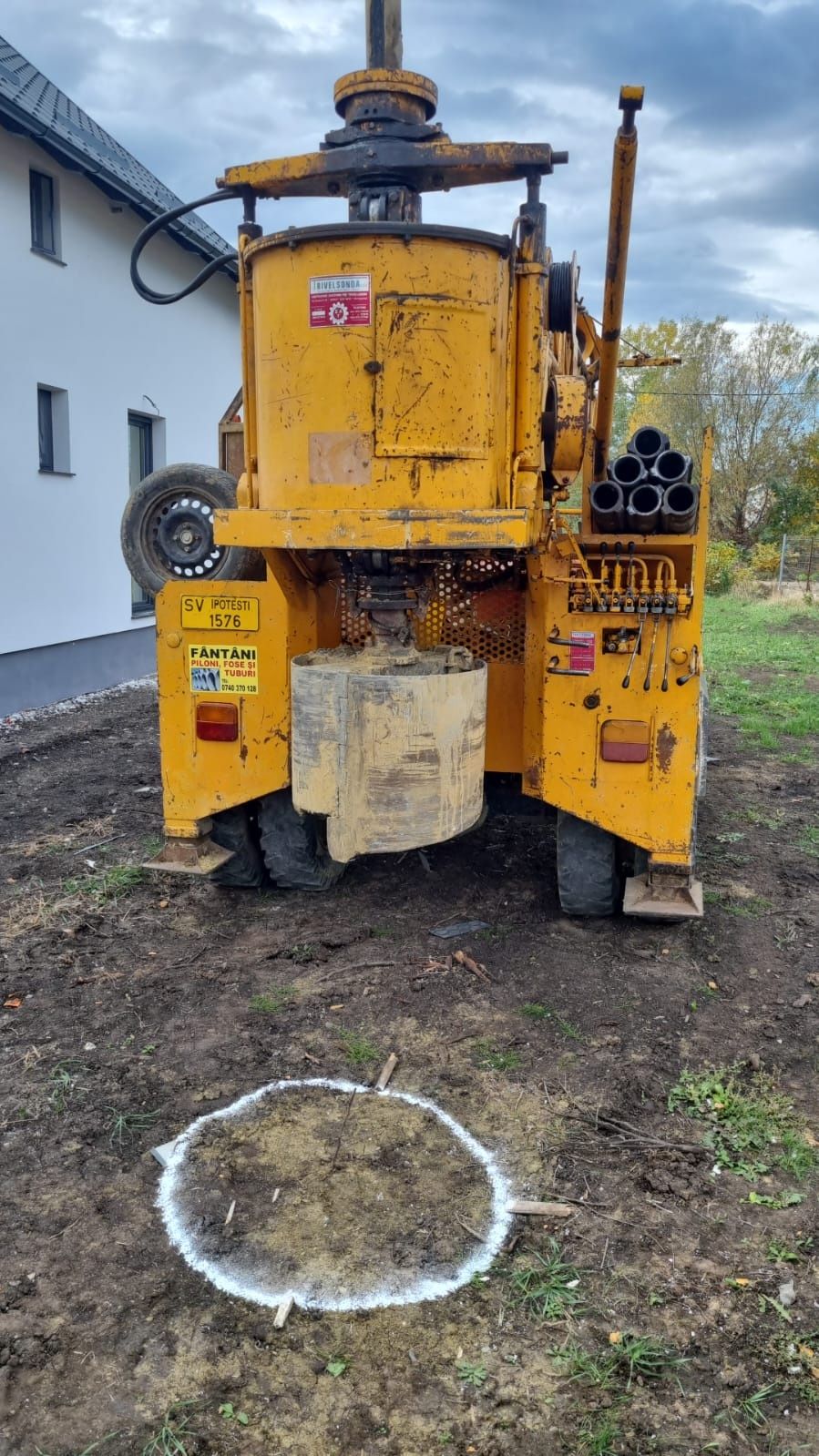 EXECUT Fântâni și piloni