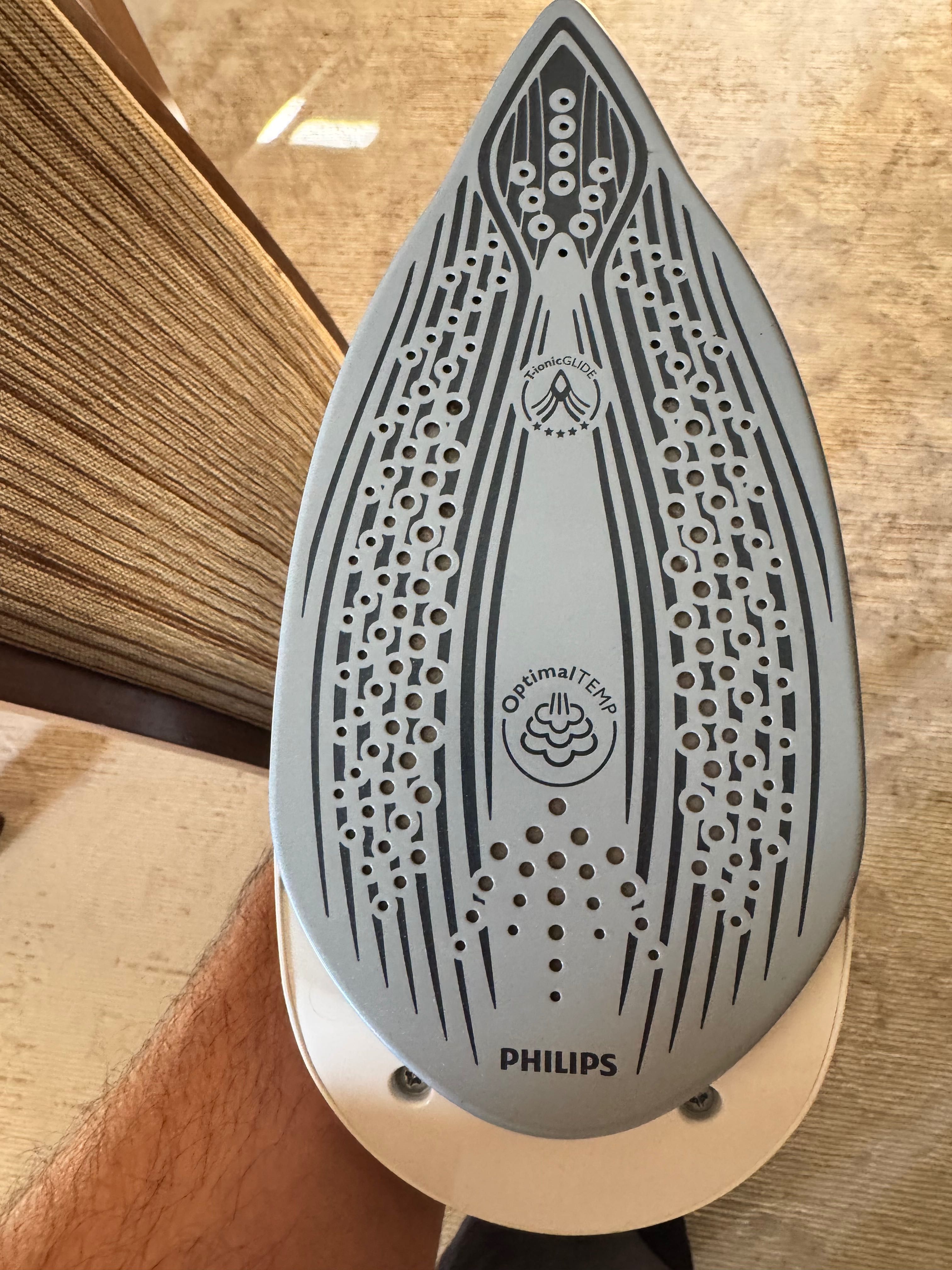 Парогенератор Philips PerfectCare Elite