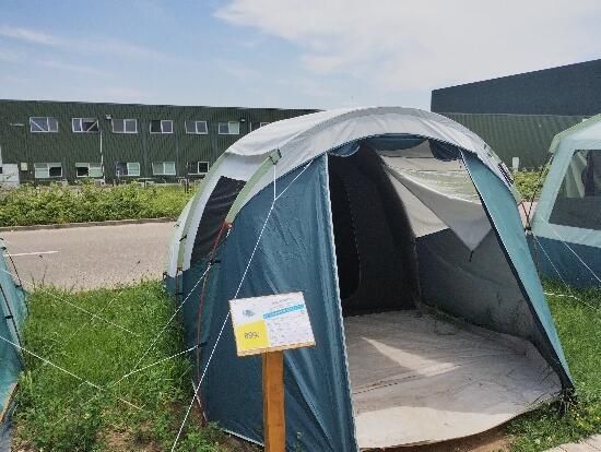 Cort cu bețe Camping Arpenaz Fresh&Black - produs resigilat Decathlon