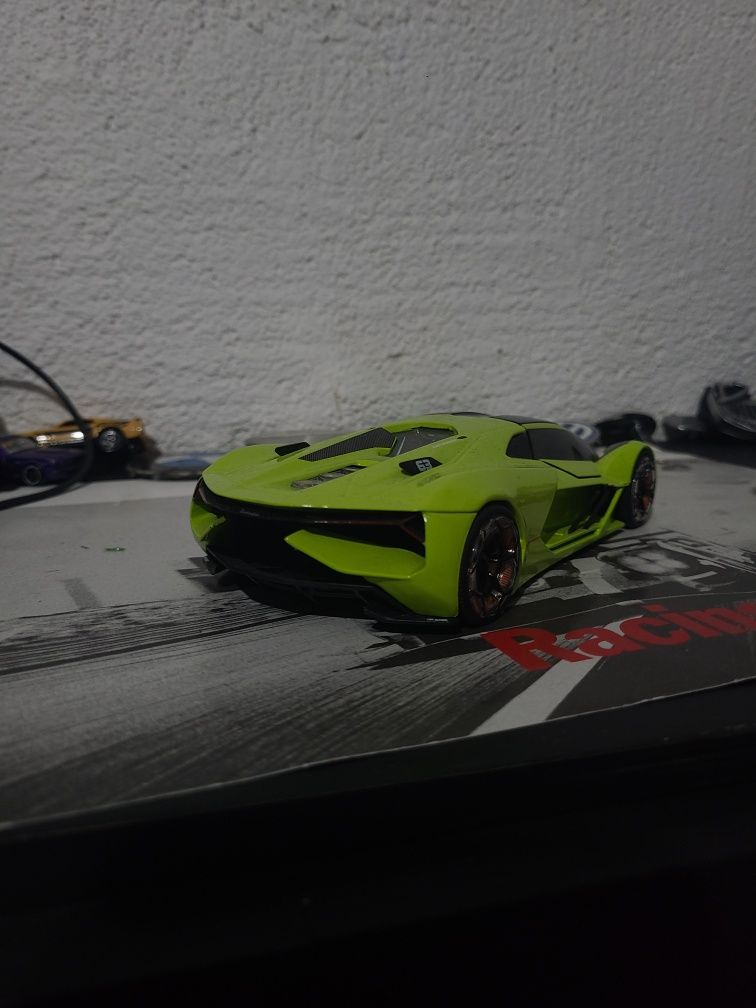 1/24 Lamborghini Terzo Millennio Bburago