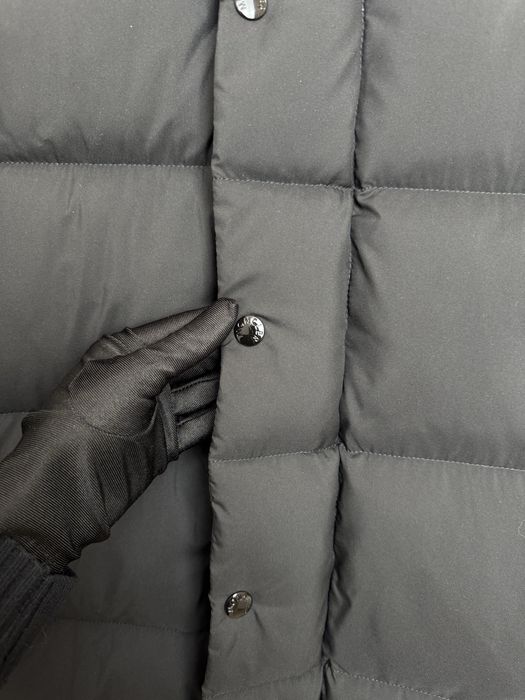 Пуховик Moncler