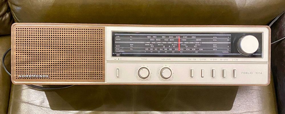 Радио Nordmende Fidelio 1014 • Модел от 1982 г. • Напълно работещ