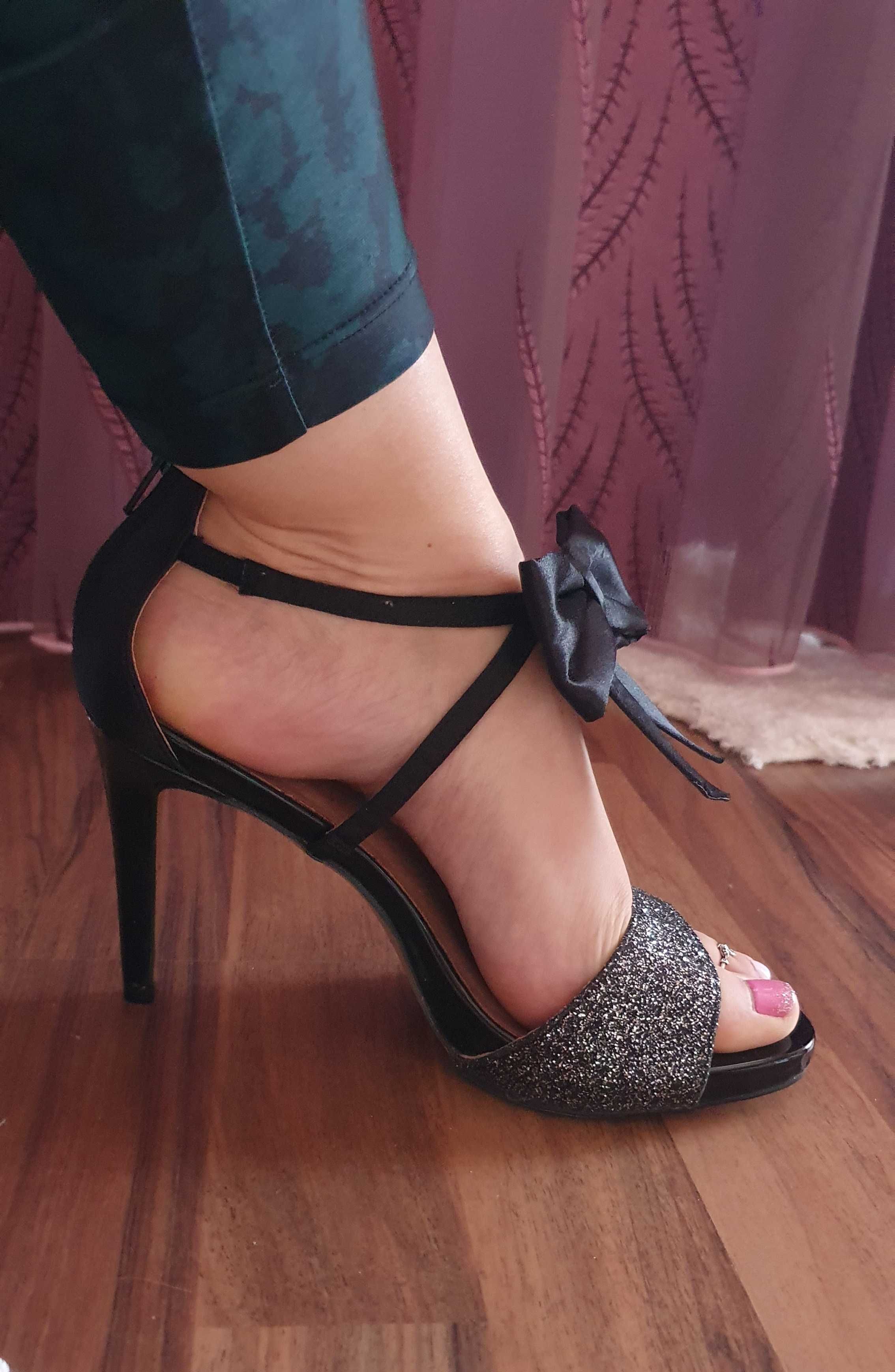 Елегантни дамски сандали