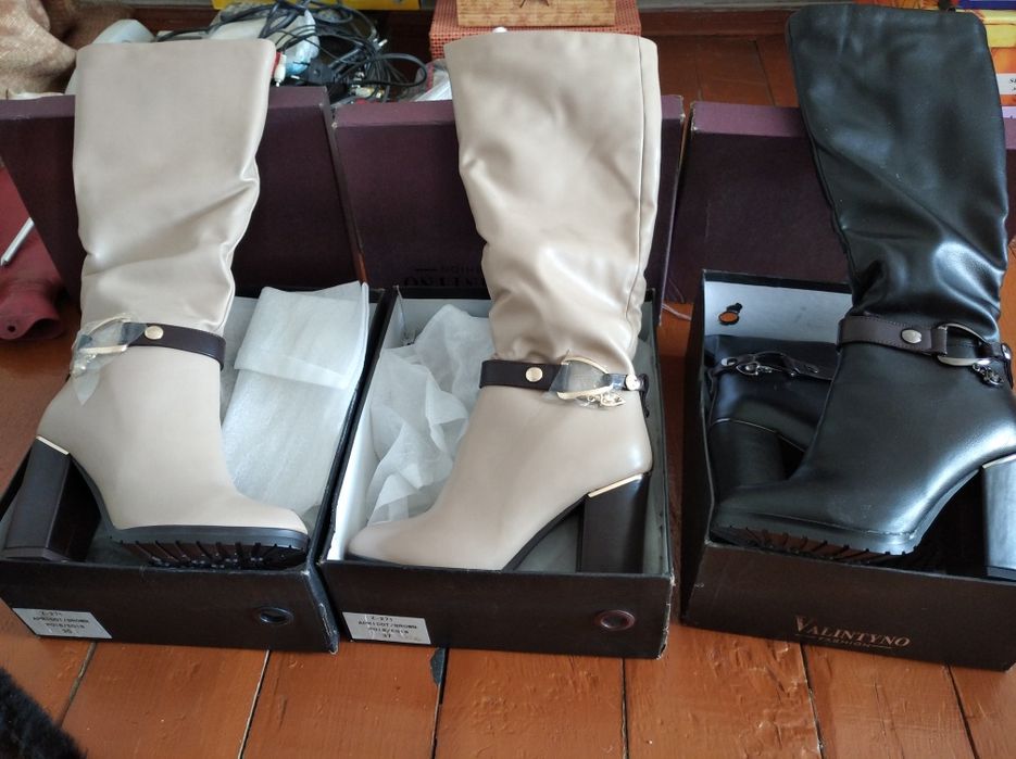 Сапоги женские светлые и черные, размер 35 и 37