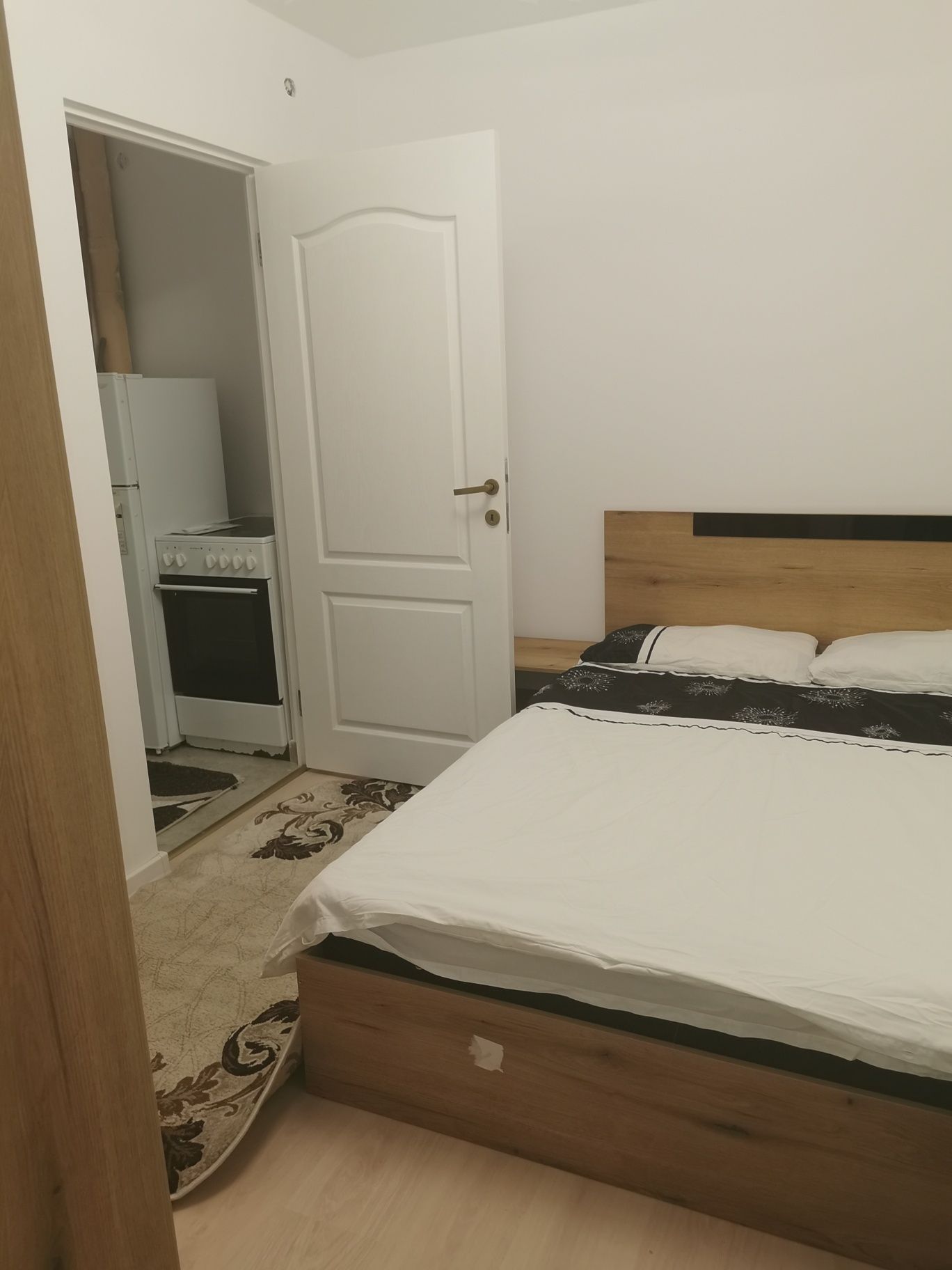 închiriez microapartament