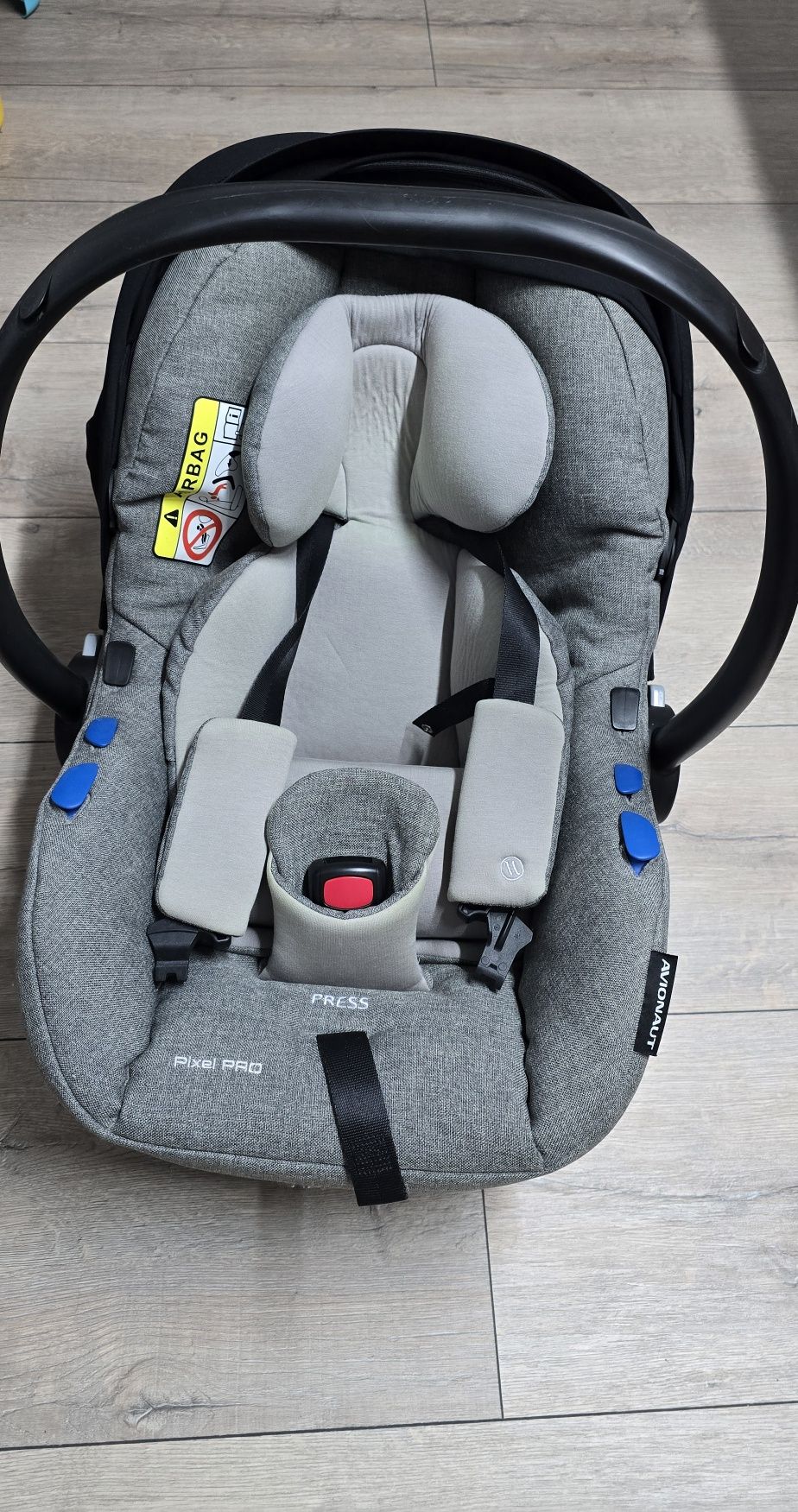 Scoica auto Avionaut PixelPro cu insert nou nascut