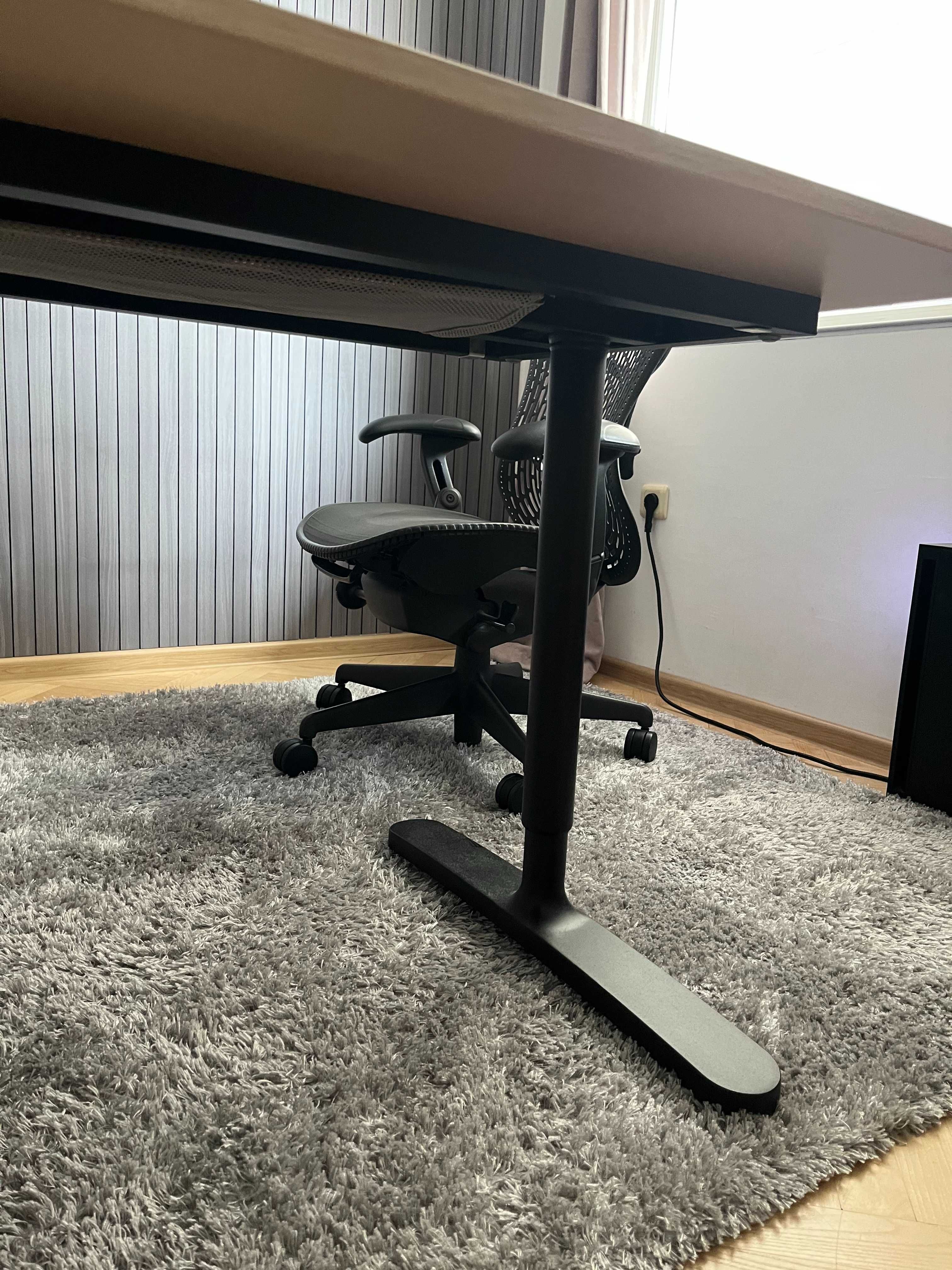 Регулеруемо Бюро IKEA BEKANT