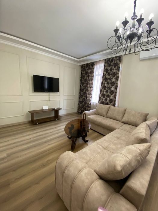 жк: Габус ор: новастройка 2 комнт памитник Амир темур аренда