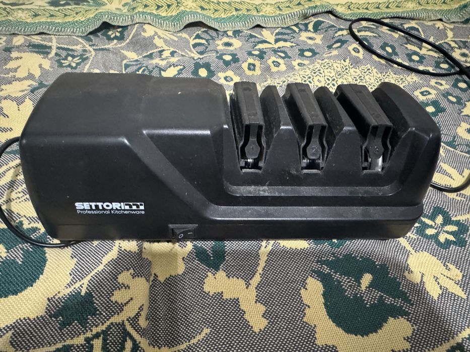 Продам алмазную электроточилку. Пользовался один раз.