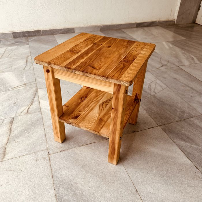 Масичка от масивно дърво, внесена от Швеция