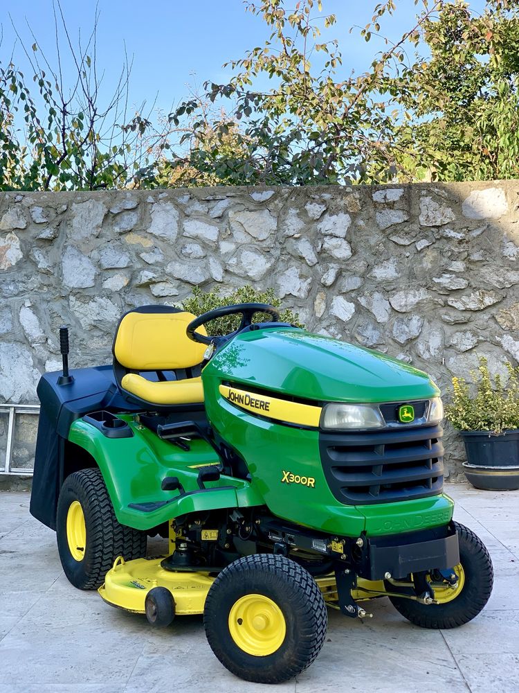 Tractoras de tuns iarba John deere Motor Kawasaki V2