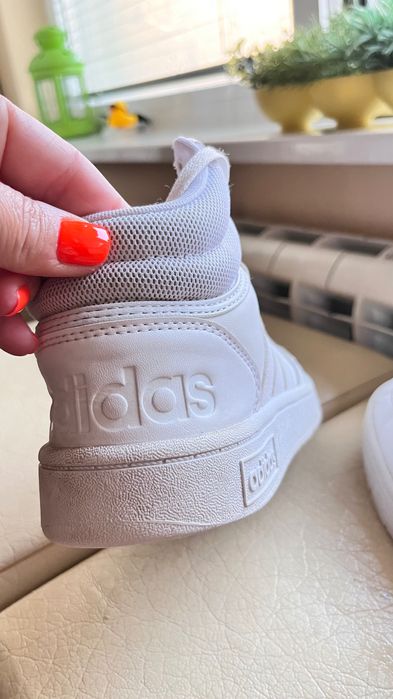 Оригинални кожени кецове Adidas