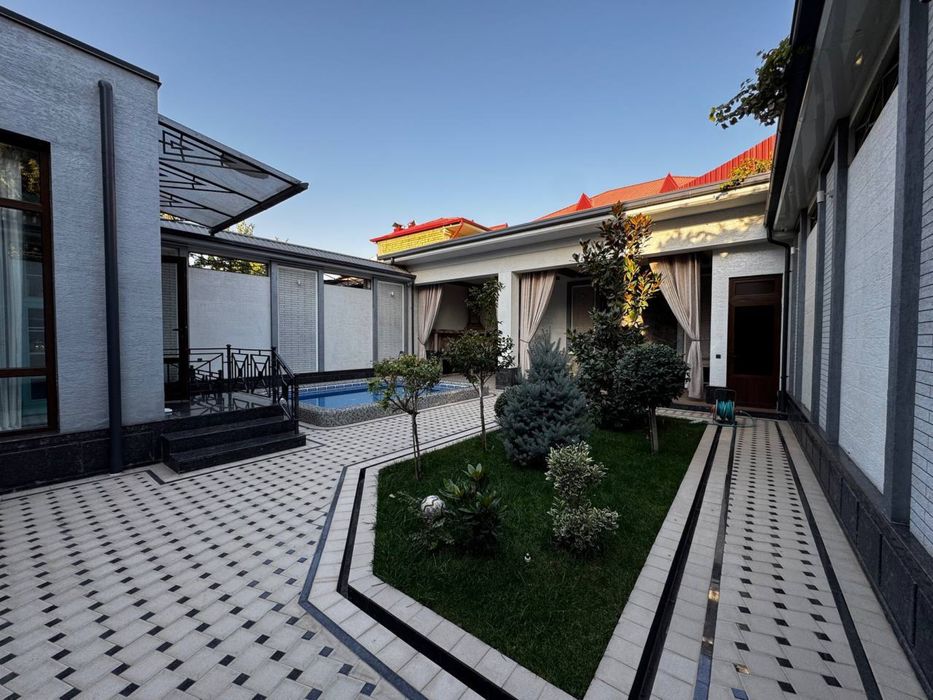 Евродом Бадамзар 3.8 соток 6 комнат 350 м²