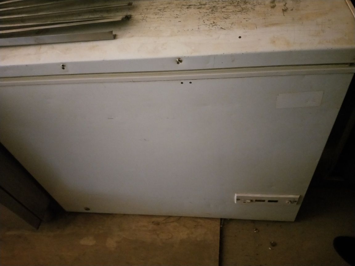 Продам Газ плиту и холодильник не рабочим состоянии