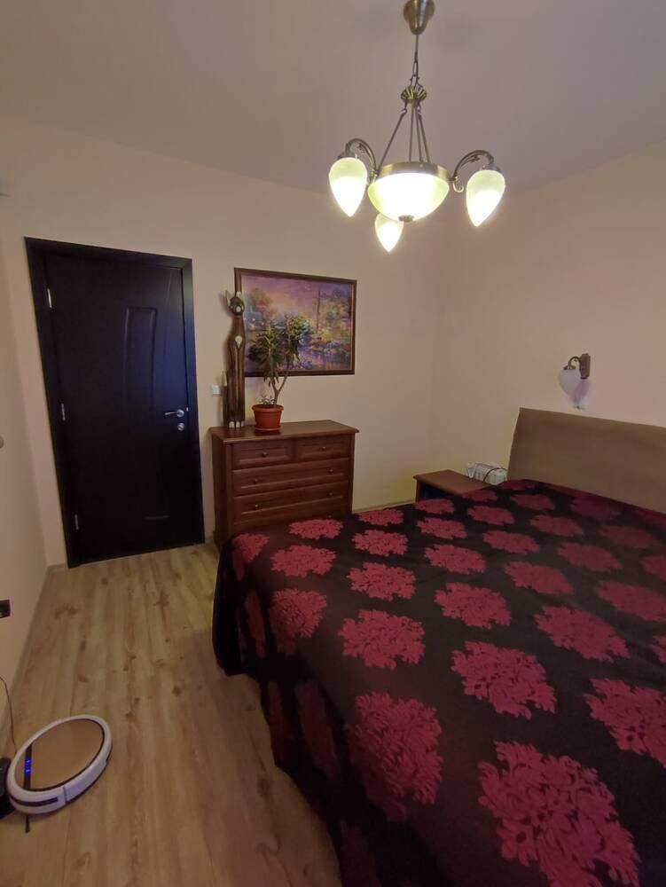 Продава се Тристаен апартамент в Поморие - 67 кв.м за 1568 €/кв.м - Снимка #3