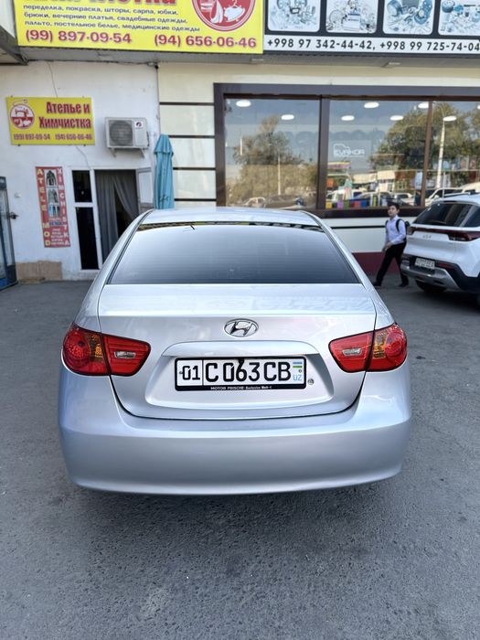 Hyundai  elantra