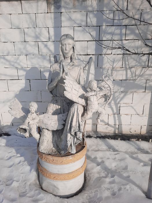 Скульптура Девушка ангел и ангелочки