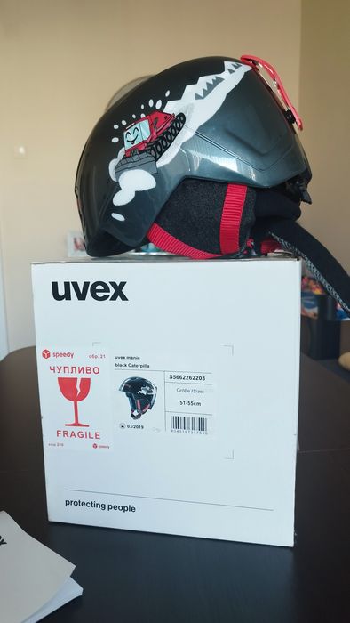 Детска ски каска Uvex