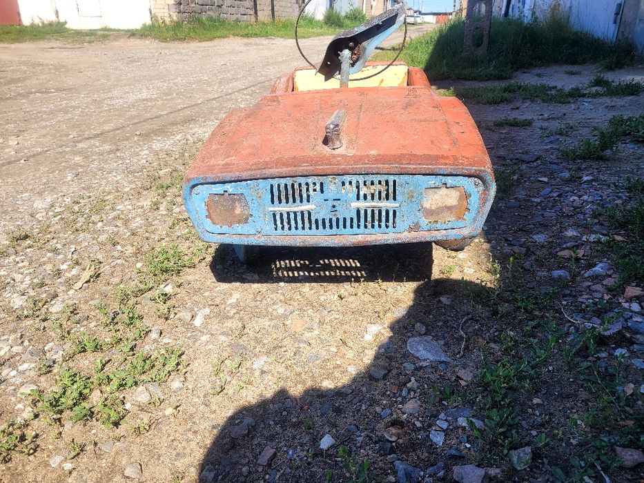 Продам педальная машинка ссср