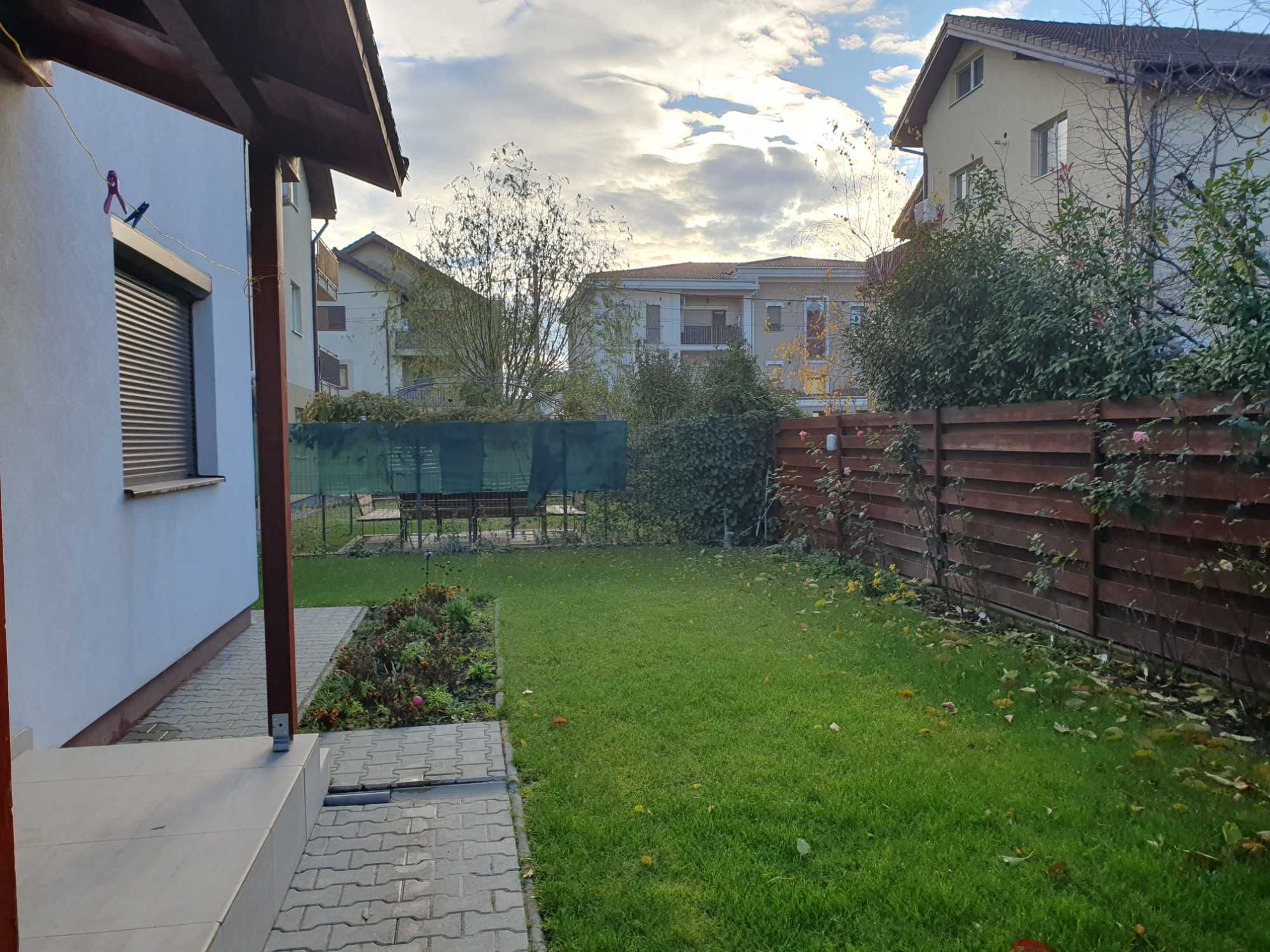 Inchiriez apartament 3 camere cu  gradina si doua locuri de parcare