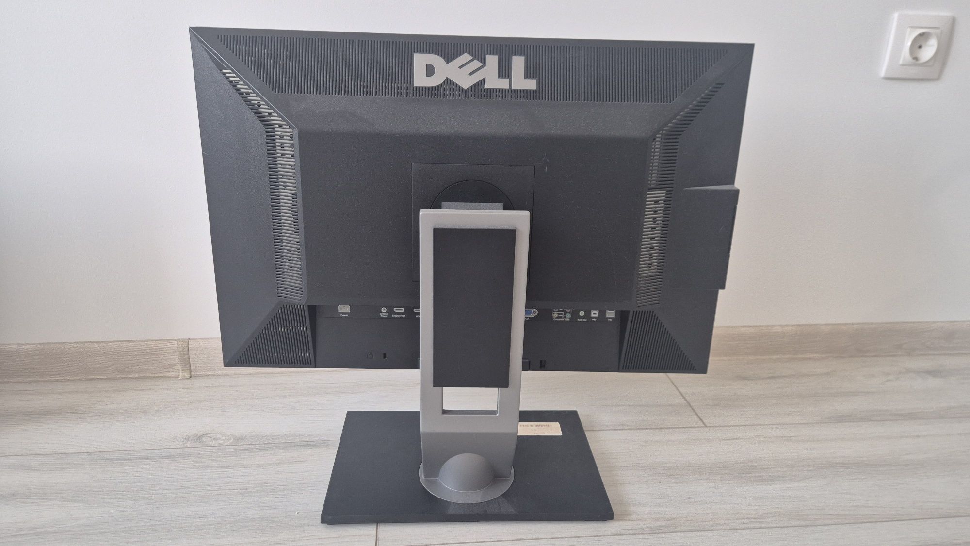 Монитор Dell 24"