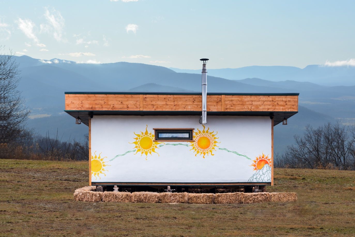Tiny House Traditional Românesc .Lut/paie/acoperis verde