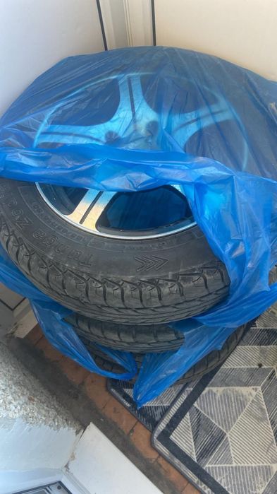 Продам шины+дисками на Ауди 80