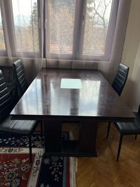 Масивна трапезна маса с 4 стола