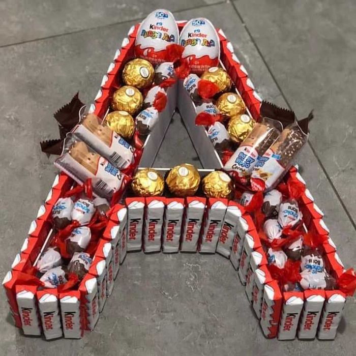 Букви цифри кутия с вечни рози цветя подарък рожден ден свети валентин