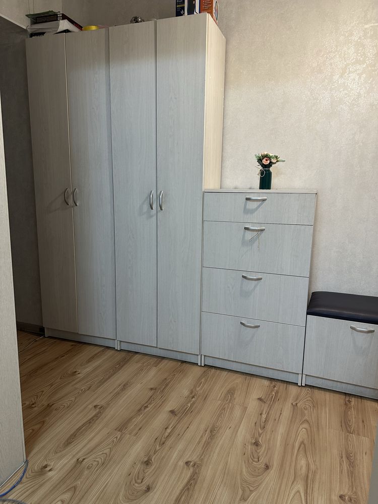 Продам шкафы в прихожую