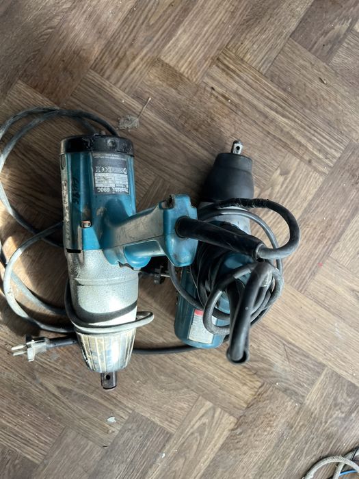Makita Masina de insurubat cu impact 620 W 6906