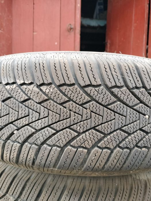 Vând roți de iarnă