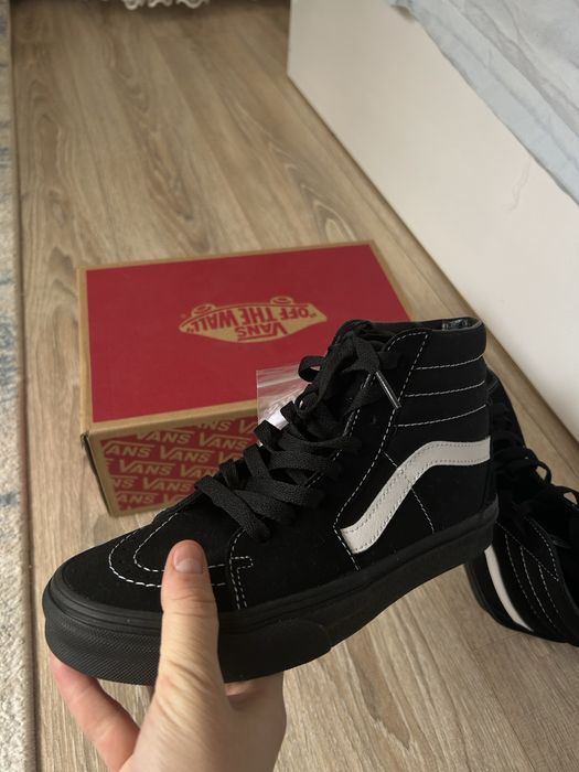 Черни оригинални обувки Vans