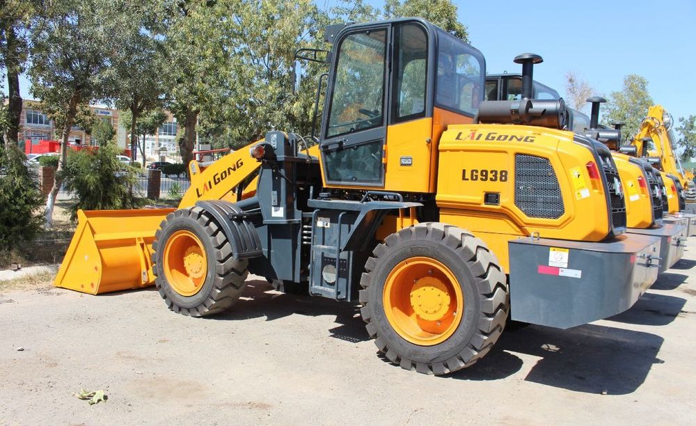 Фронтальный Погрузчик в наличии