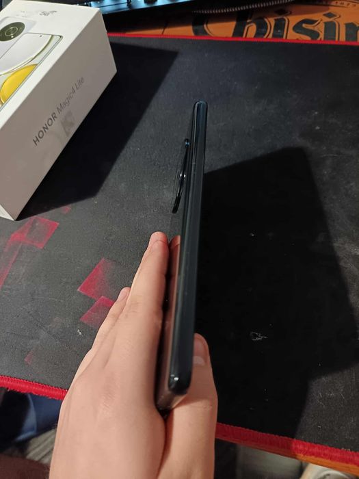 Vând/schimb honor magic 4 lite