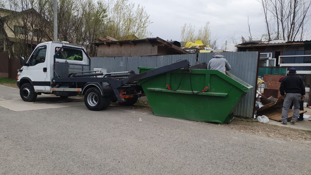 Container tomberon transport moloz gunoi, debarasării,nisip pietriș
