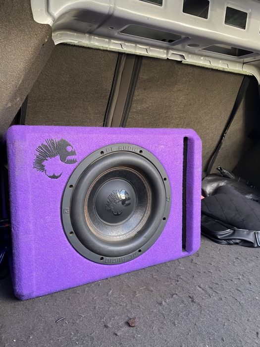 Продам сабвуфер срочно