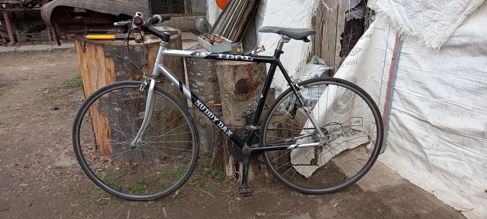 Bicicletă cursiera