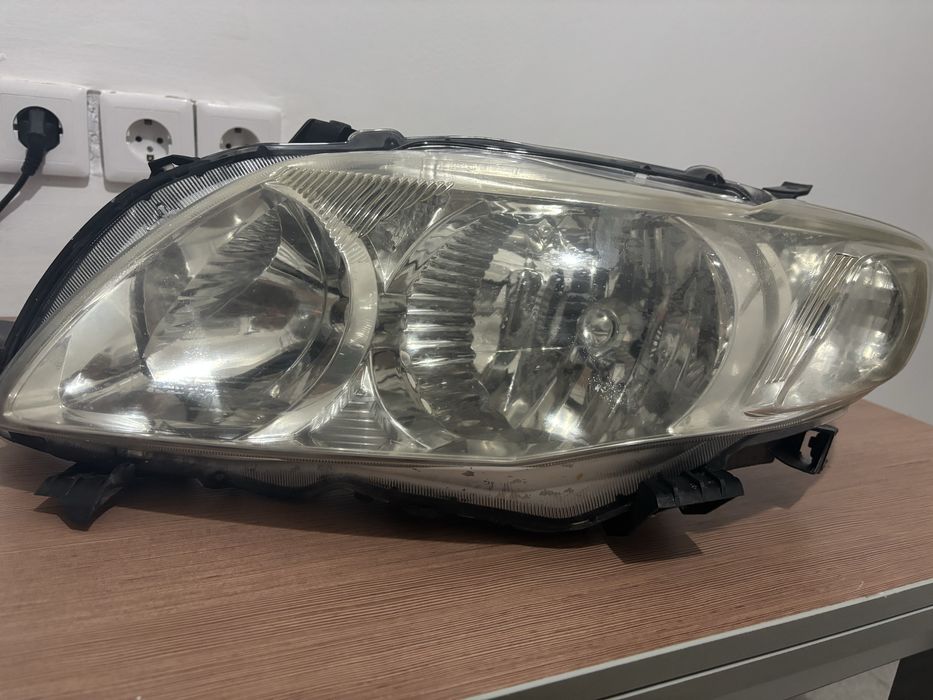 Левая фара на автомашину Тайота Каролла, 2007 года, европеец