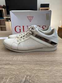 Бели кожени обувки Guess