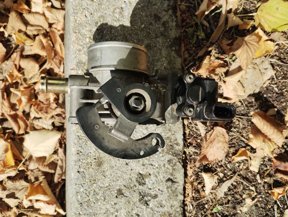 Дроселова клапа за Toyota Corolla 1.4 96 hp 2000 без стъпковия мотор!