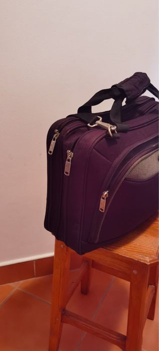 Geanta Saxoline.   .