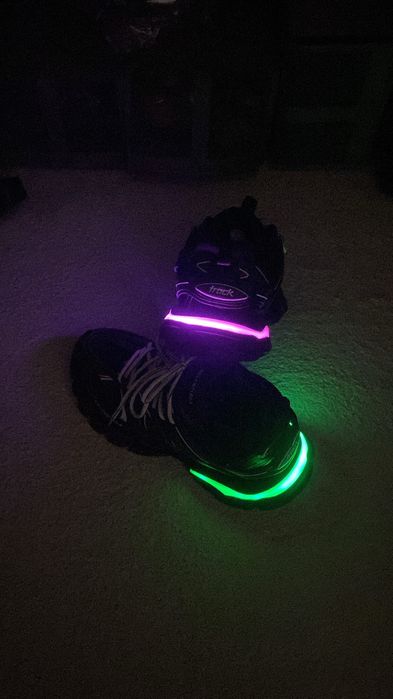 Balenciaga Trackuri alb si negru.